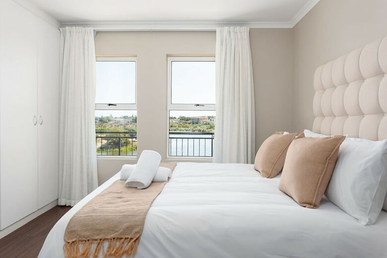 Century On Lake Luxury Apartments