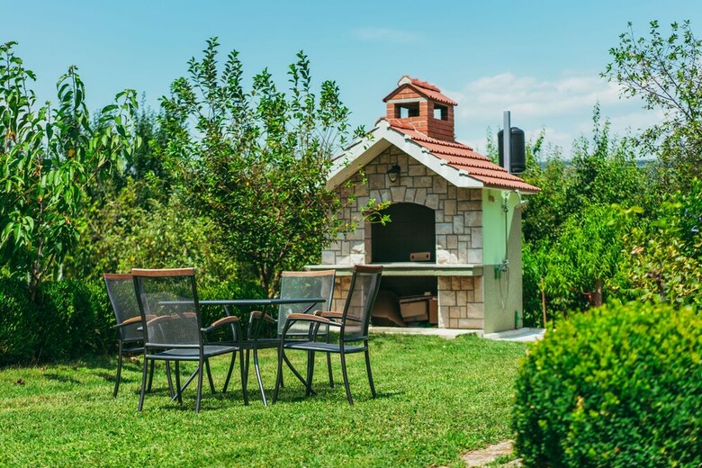 House Estera