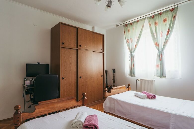 House Estera