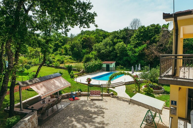 House Estera