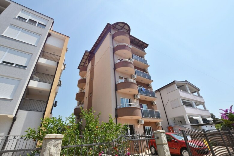 Apartments Lara S