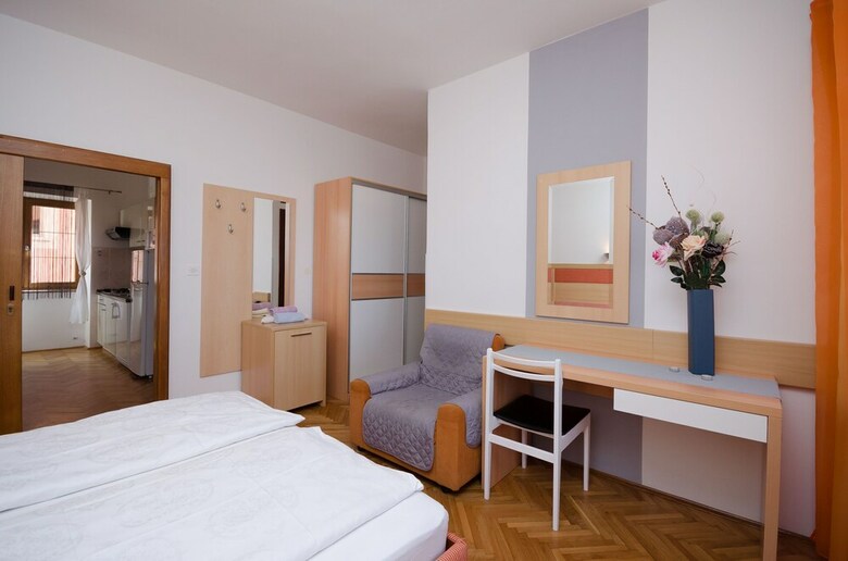 Apartments Mirjana