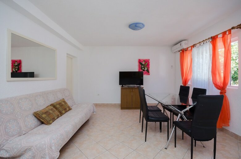 Apartments Elvira