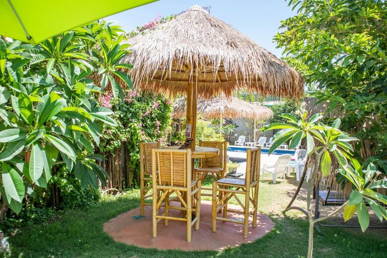 Hostal Oyo 617 Tira Hostel @ Chalong Phuket