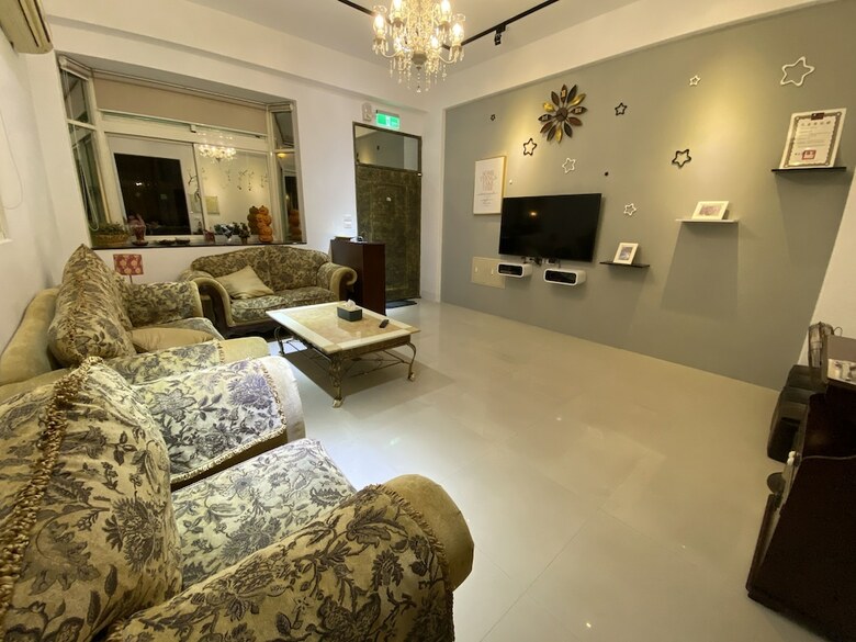 Hotel House Home Stay