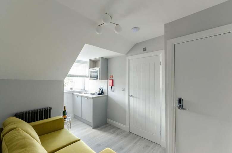 Aparthotel Sweeney Apartments And Rooms
