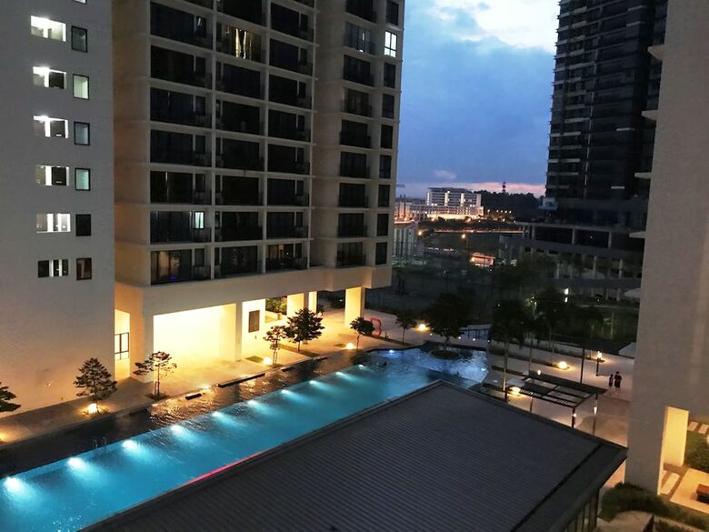Apartamentos E Studio-trefoil Setiacity Setiaalam