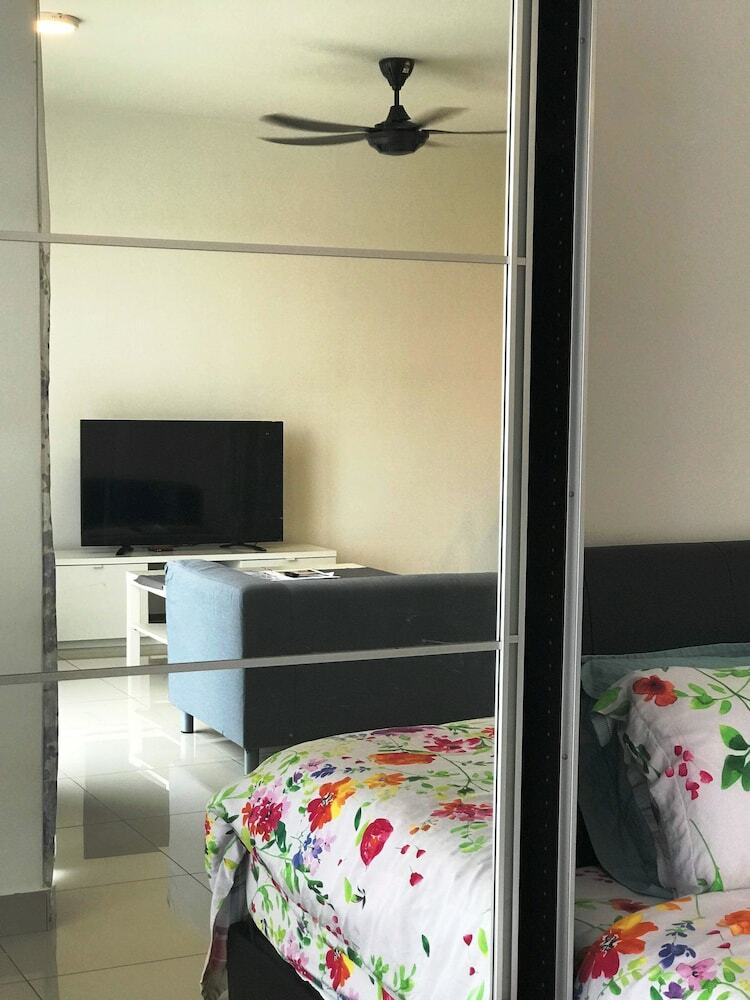 Apartamentos E Studio-trefoil Setiacity Setiaalam