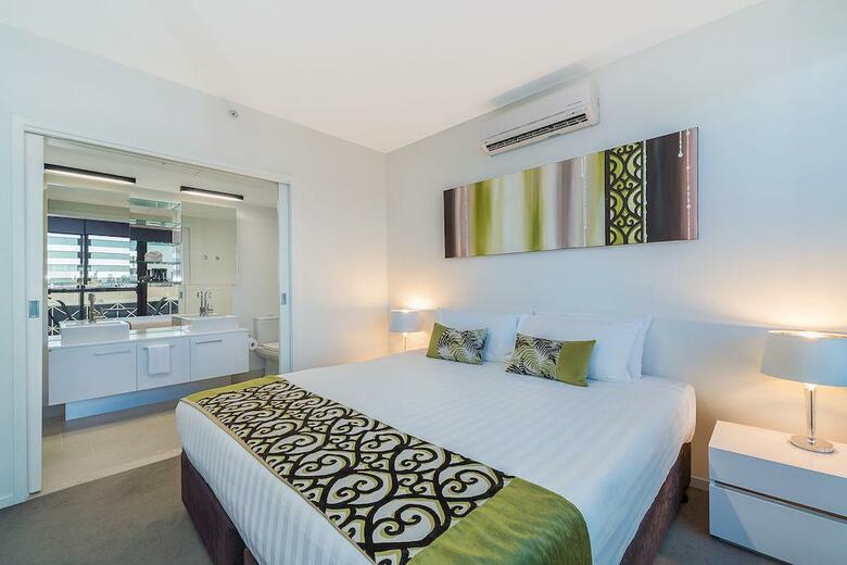 Hotel Mantra St Kilda Road
