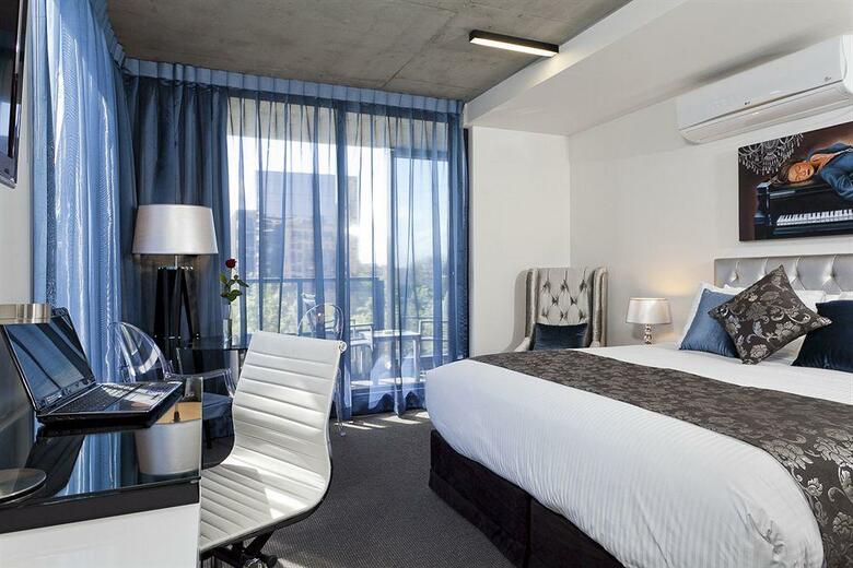 Hotel Mantra St Kilda Road