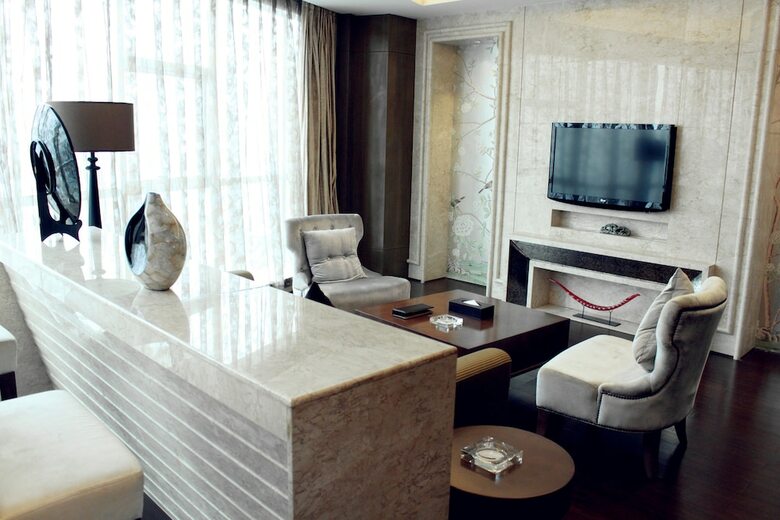 Grandskylight Hotel