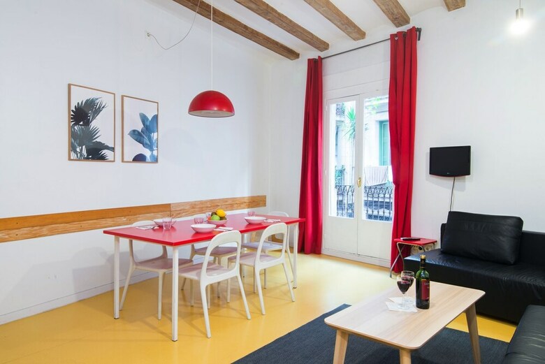 Apartamentos Elpilar Raval