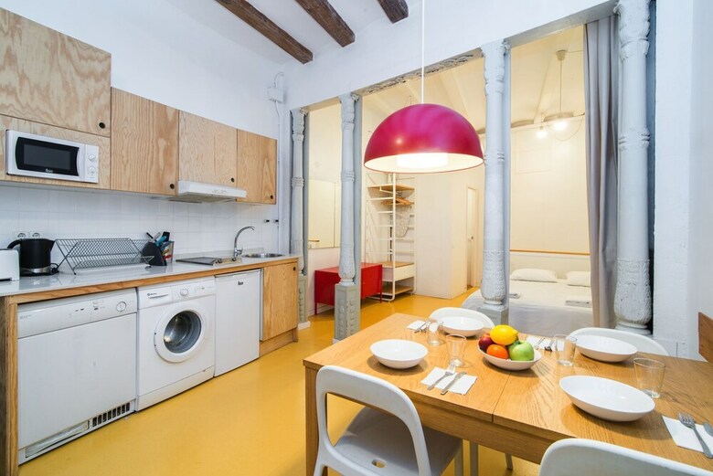 Apartamentos Elpilar Raval