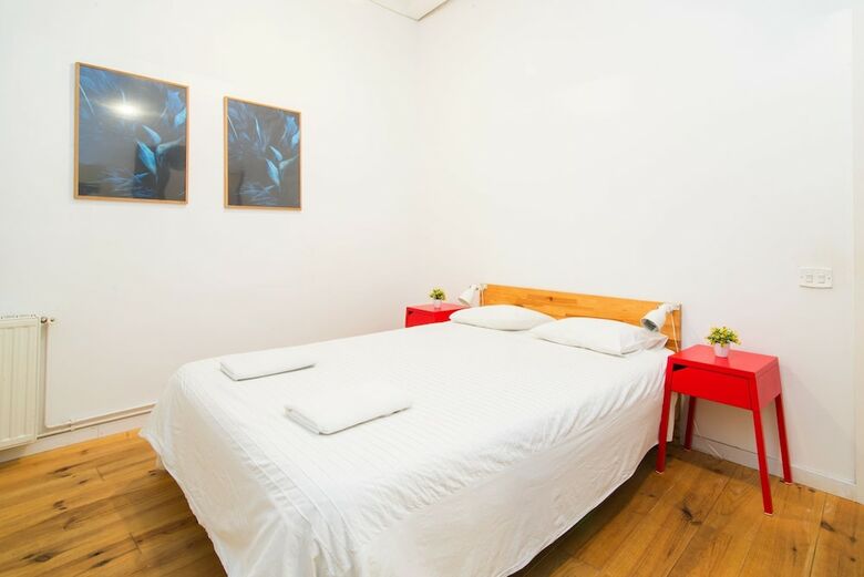 Apartamentos Elpilar Raval