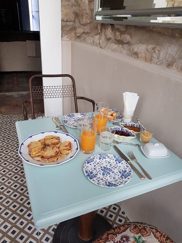 Bed & Breakfast Chambres D'hotes Au Centre de Sigean