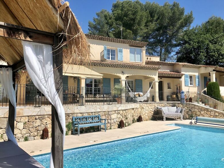 Hotel Le Mas Du Galoubet