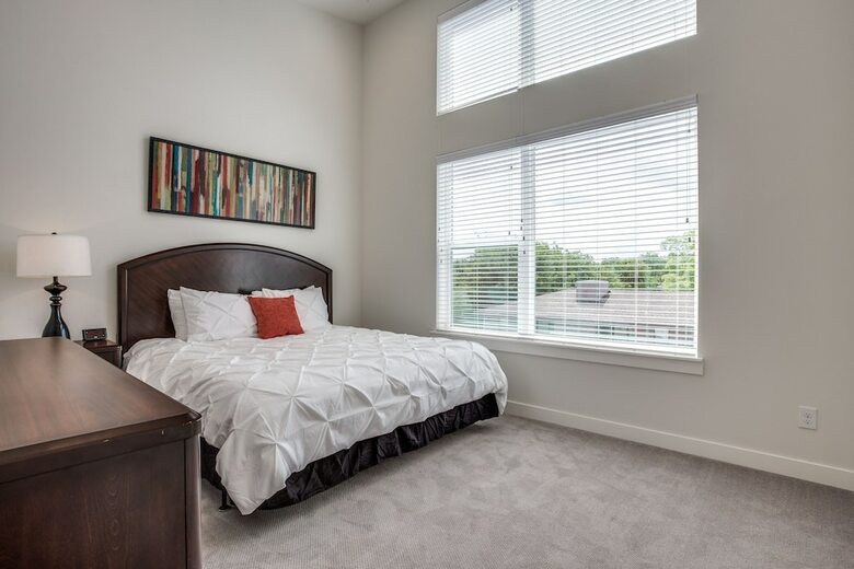 Upscale 2 Bedroom Dallas Townhome