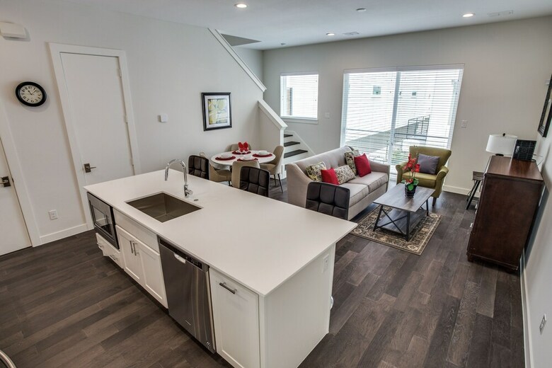 Upscale 2 Bedroom Dallas Townhome