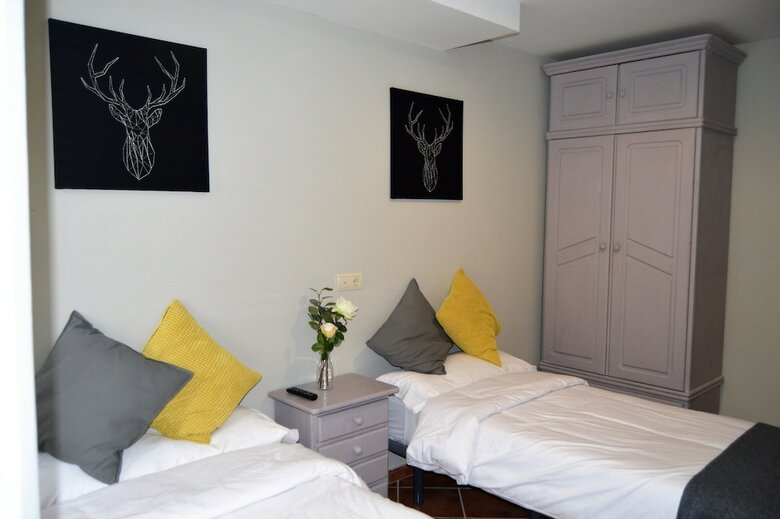 Hostal The Hostel