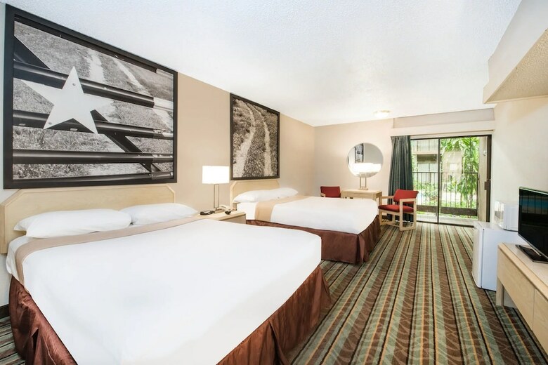 Republic Hotel Of Ozona