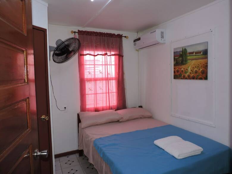 Hostal Wild Panther's Guest House & Hostel