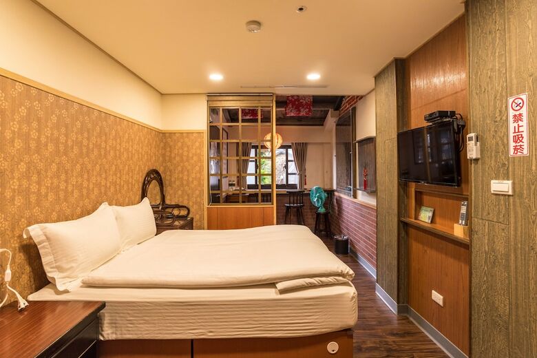 Hotel Qu Hi Home Stay
