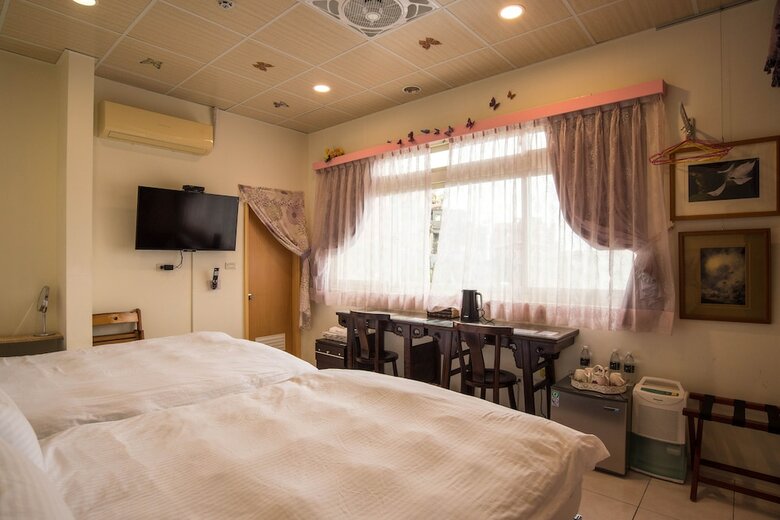 Hotel Qu Hi Home Stay