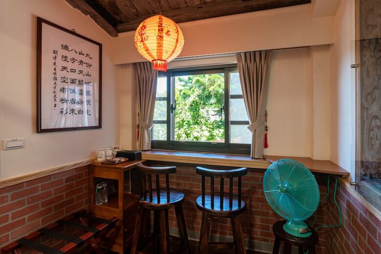 Hotel Qu Hi Home Stay