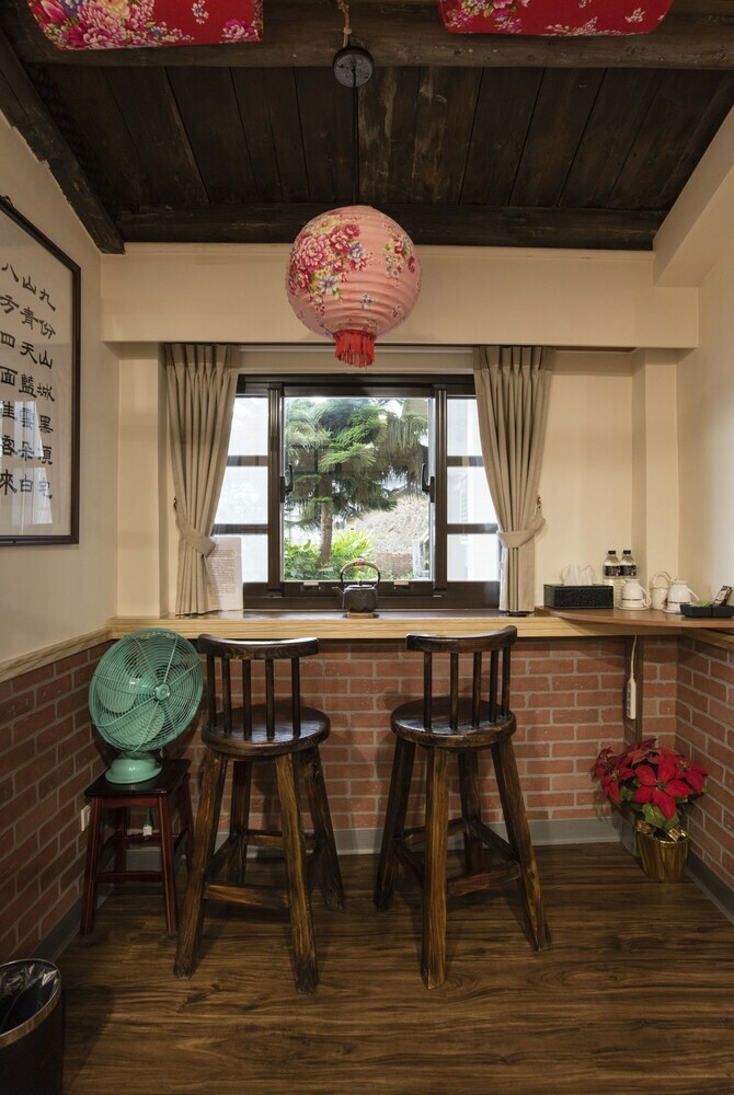 Hotel Qu Hi Home Stay