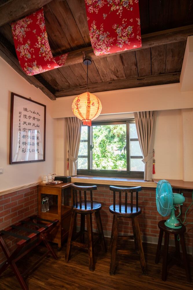 Hotel Qu Hi Home Stay