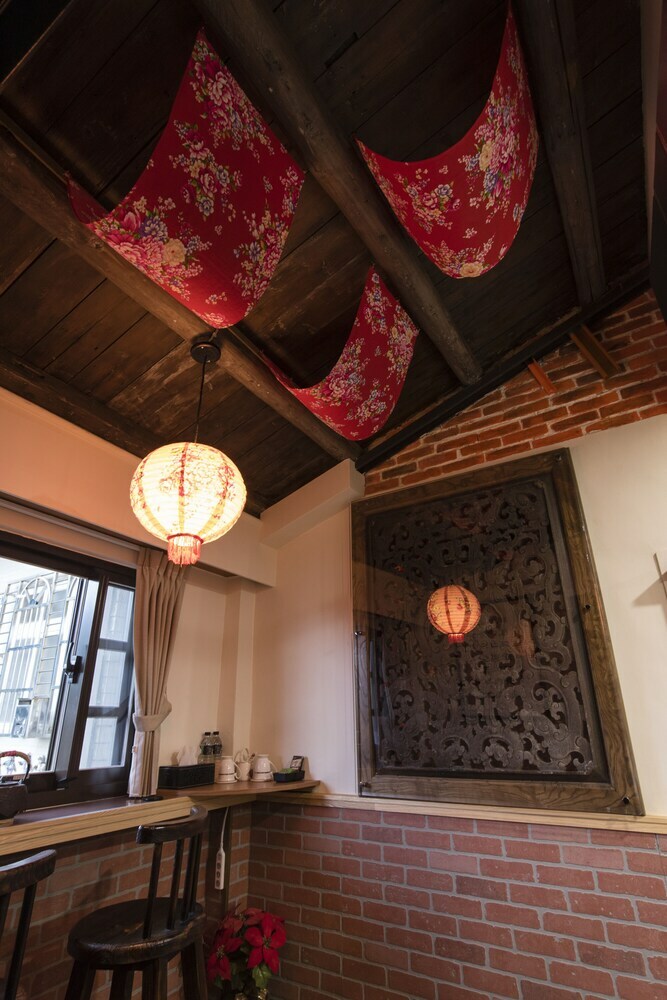 Hotel Qu Hi Home Stay
