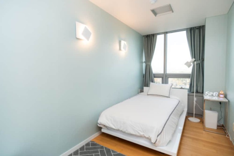 Airport Capsule Hotel Fly Me To The Moon