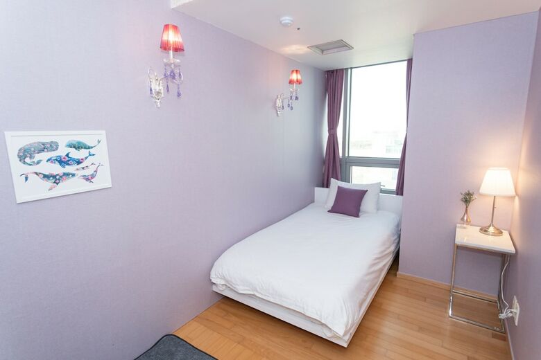 Airport Capsule Hotel Fly Me To The Moon