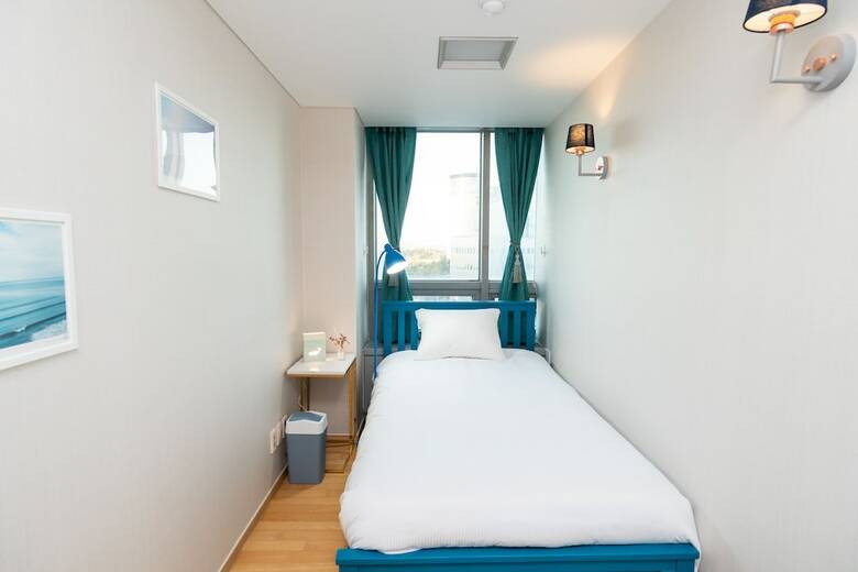Airport Capsule Hotel Fly Me To The Moon
