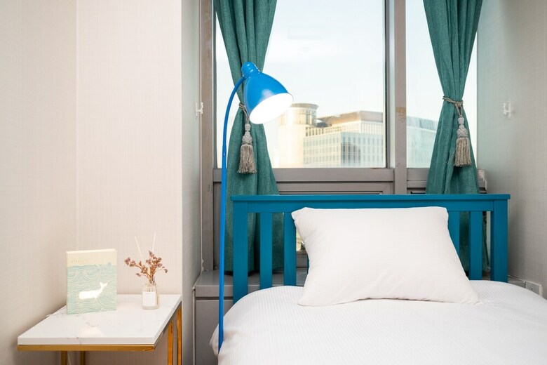 Airport Capsule Hotel Fly Me To The Moon