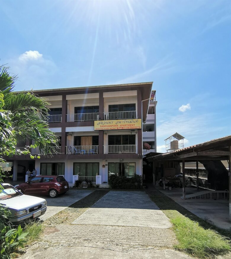 Hotel Sanguanporn Apartment
