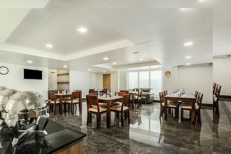 Hotel The Avenue Suites
