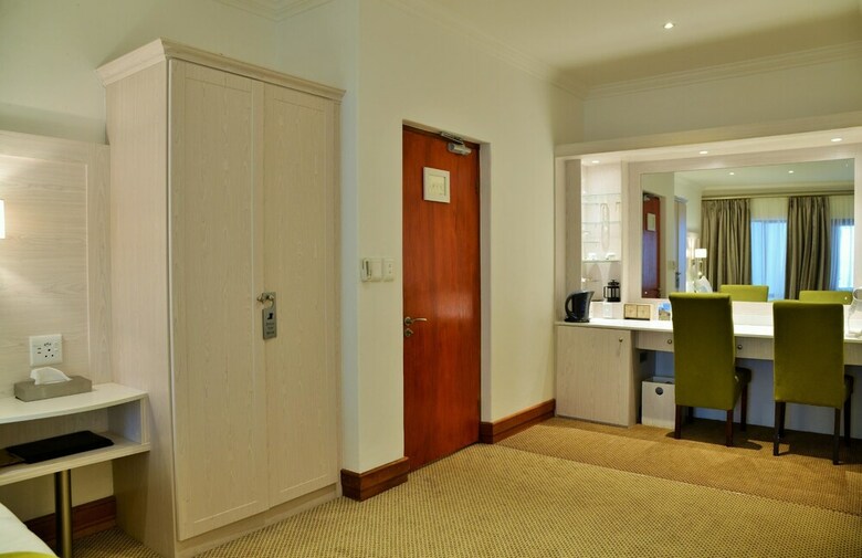 Hotel Val Du Charron Guest House & Wine Estate
