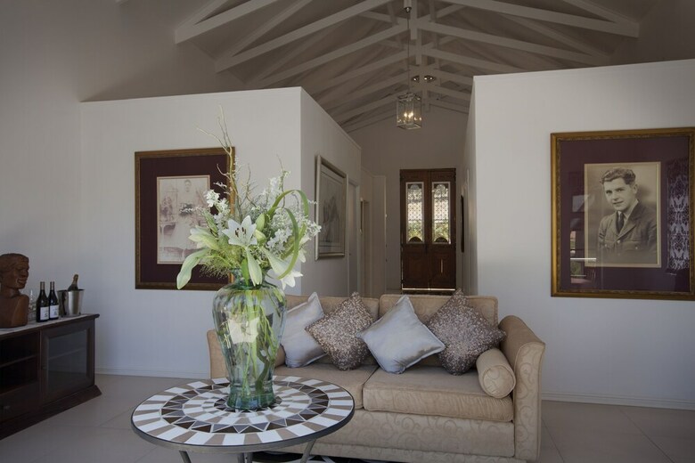 Hotel Val Du Charron Guest House & Wine Estate