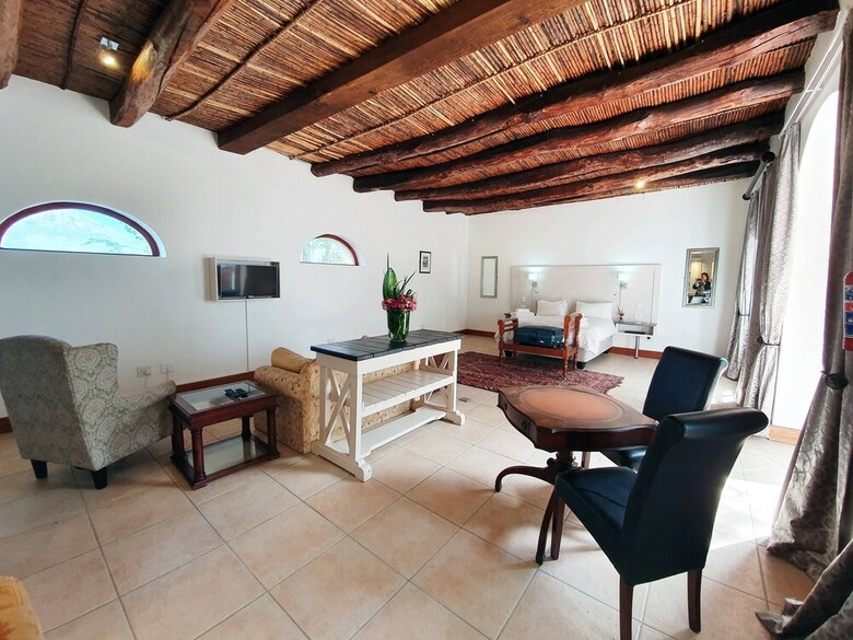 Hotel Val Du Charron Guest House & Wine Estate