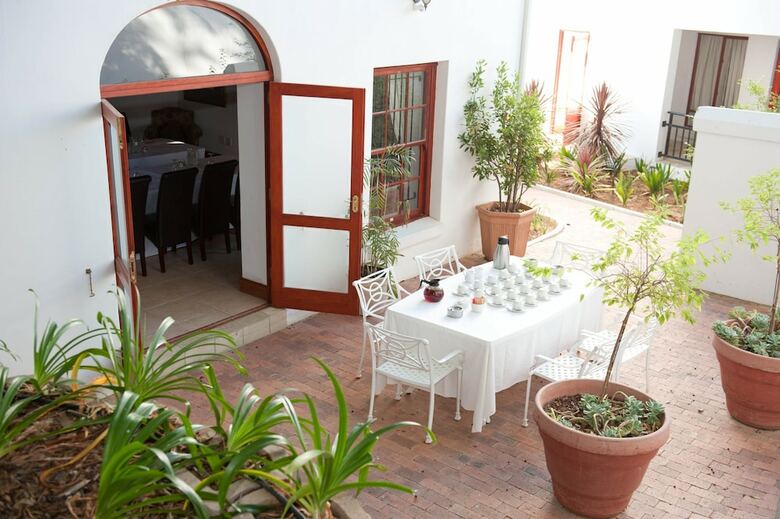 Hotel Val Du Charron Guest House & Wine Estate