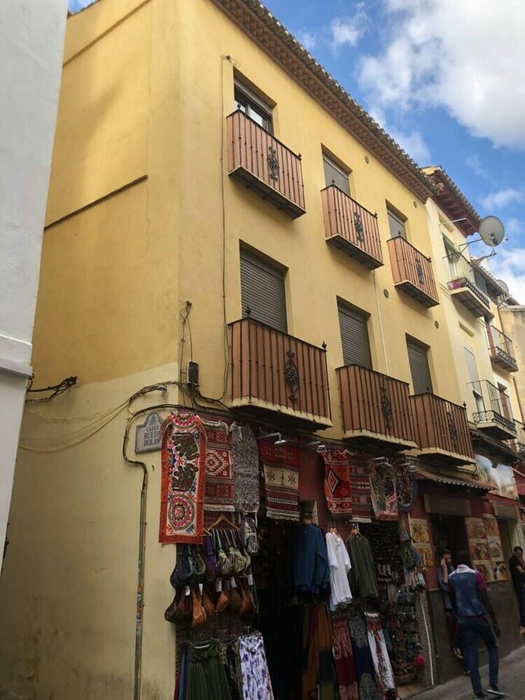 Apartment With 2 Bedrooms In Granada, With Wifi