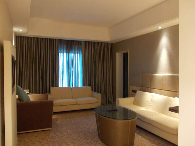 Hotel Radisson Hyderabad Hitec City