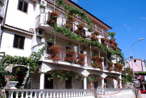 Apartments And Rooms Deskovic