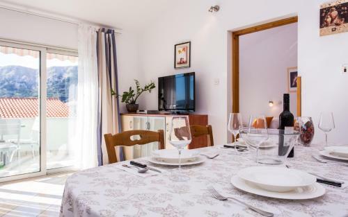 Apartments Luka