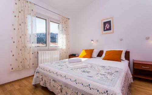 Apartments Luka