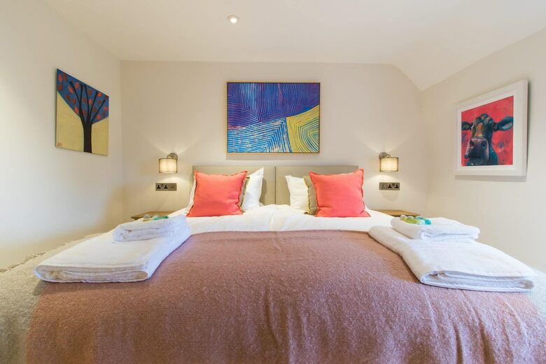 Atherstone Farmhouse & Cottage