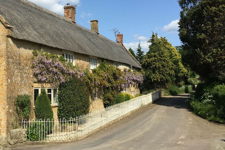 Atherstone Farmhouse & Cottage