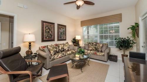 Luxurious 3 Bedroom 2 Bath Condo In Windsor Hills Resort