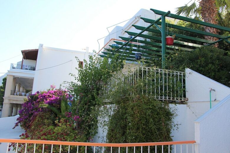 Aparthotel Tatsis Apartments